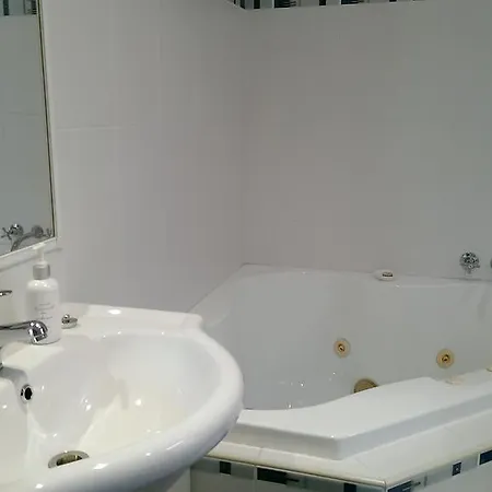 Tropical Coast Retreat - Pet Friendly - Adult Only Guest House Kingscliff Room photo