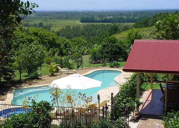 Tropical Coast Retreat - Pet Friendly - Adult Only