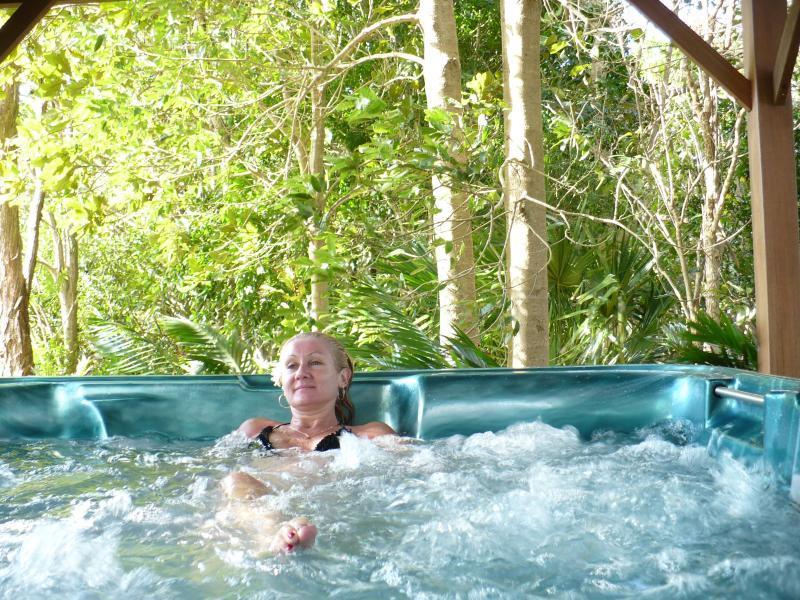 Country house Tropical Coast Retreat - Pet Friendly - Adult Only